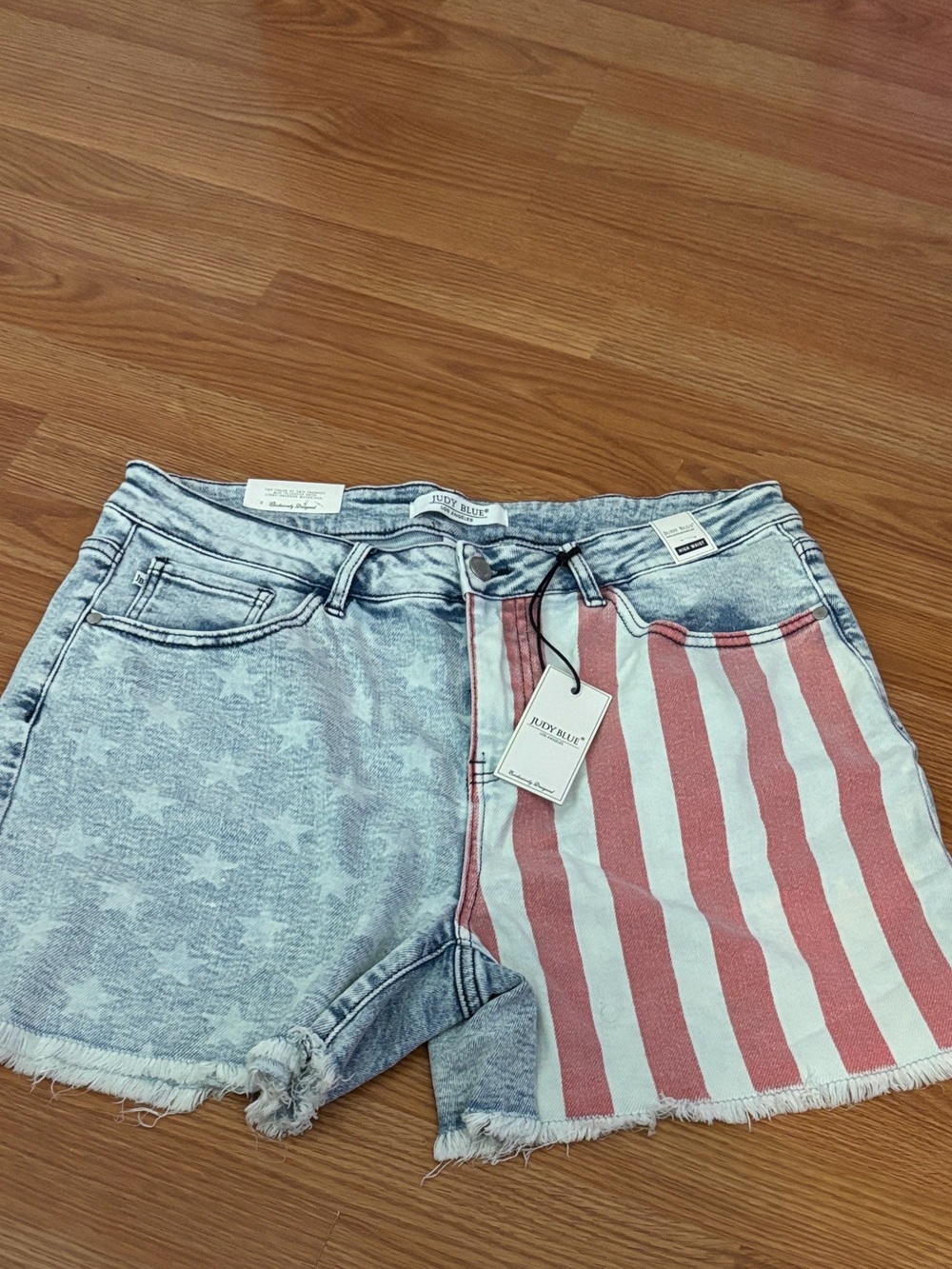 Judy blue Denim-Look American Flag Shorts in Red and White size 2 x